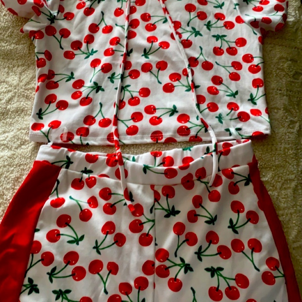 FN cherry 🍒 lounge set